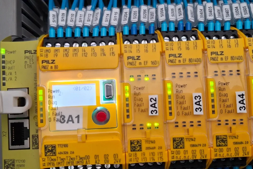 Ferri Industrial Microcontroles Seguros Configurables